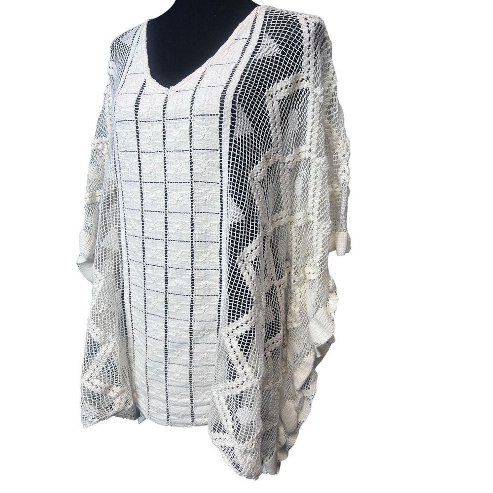 Free People White Cotton Crochet Mesh Poncho Top Women’s OS Boho Beach Cover Up